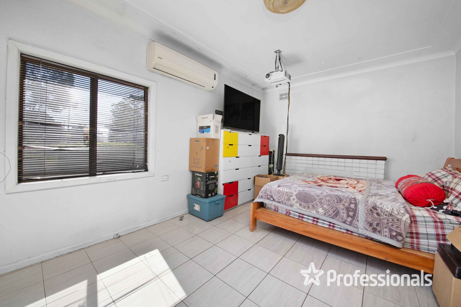 2 Bennett Avenue, Carramar