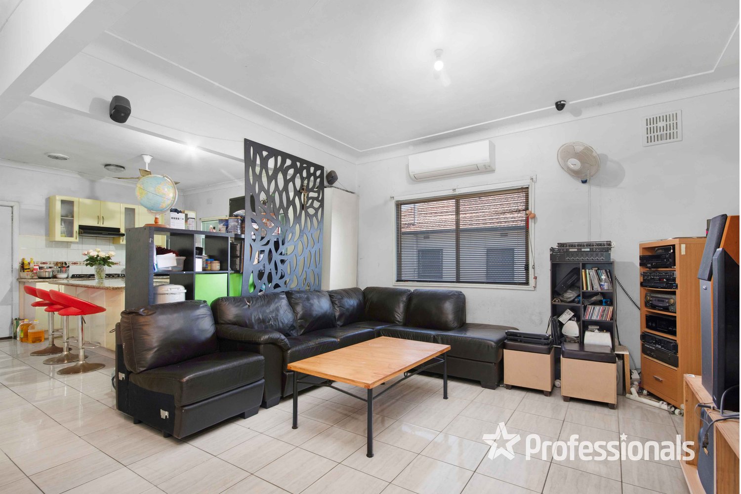 2 Bennett Avenue, Carramar